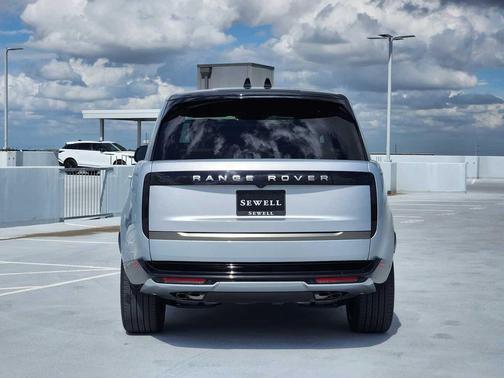 Hakuba Silver Metallic 2025 Land Rover Range Rover P530 SE SWB