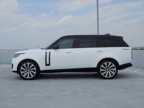 2025 Land Rover Range Rover P530 SE 7 Seat