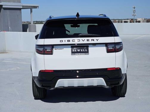Fuji White 2026 Land Rover Discovery Sport Landmark