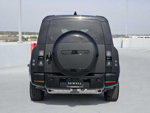 2026 Land Rover Defender P400 X-Dynamic SE