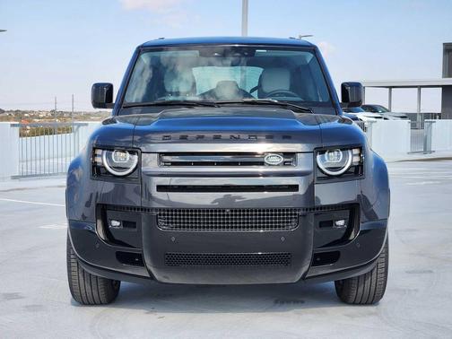 2026 Land Rover Defender P400 X-Dynamic SE