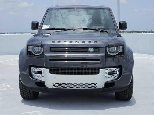 2025 Land Rover Defender 110 P300