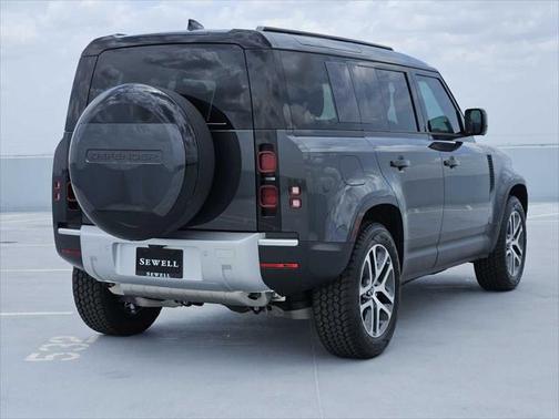 2025 Land Rover Defender 110 P300