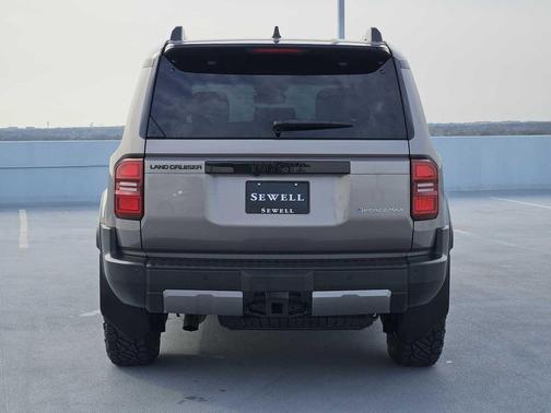 2025 Toyota Land Cruiser Base