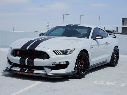 2017 Ford Shelby GT350R Base