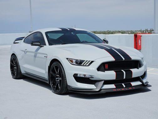 2017 Ford Shelby GT350R Base