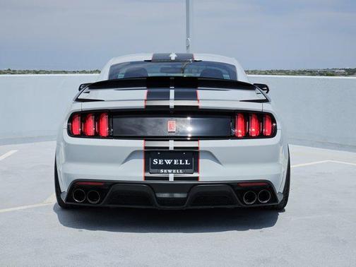 2017 Ford Shelby GT350R Base