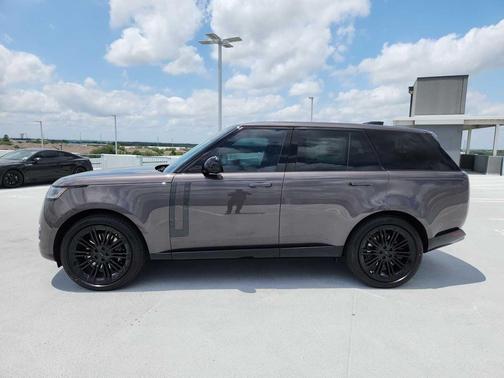 CHARENTE GREY 2026 Land Rover Range Rover P530 SE