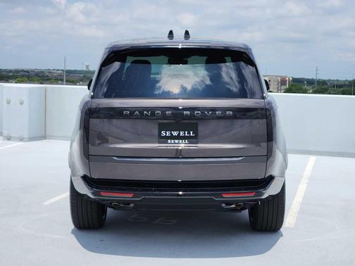 CHARENTE GREY 2026 Land Rover Range Rover P530 SE