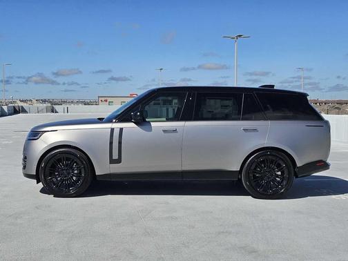 2026 Land Rover Range Rover P400 SE 7 Seat