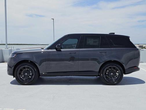 2025 Land Rover Range Rover P400 SE