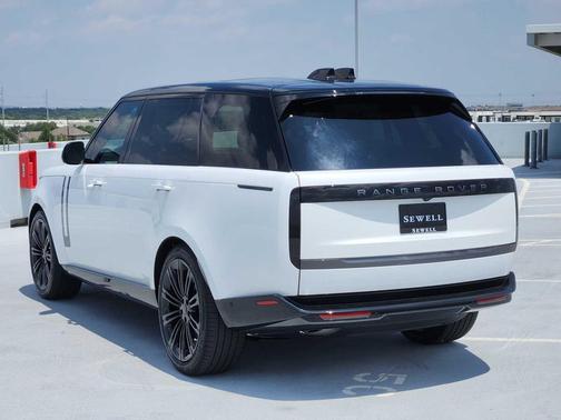 OSTUNI WHITE 2026 Land Rover Range Rover P400 SE 7 Seat
