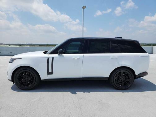 OSTUNI WHITE 2026 Land Rover Range Rover P400 SE 7 Seat