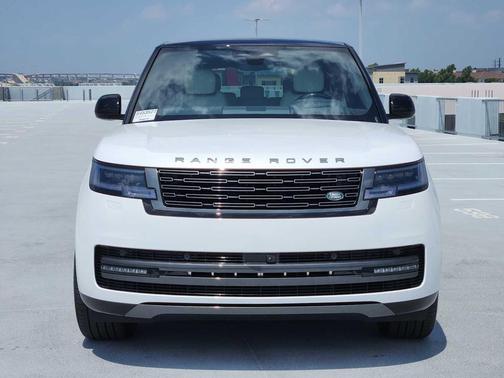 OSTUNI WHITE 2026 Land Rover Range Rover P400 SE 7 Seat