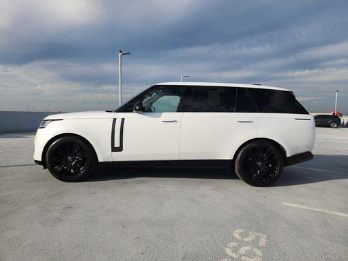 2023 Land Rover Range Rover P400 SE LWB 7 Seat