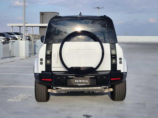 2026 Land Rover Defender P400 X-Dynamic SE