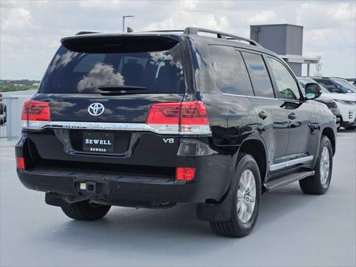 2019 Toyota Land Cruiser Base