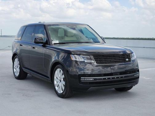SANTORINI BLACK 2026 Land Rover Range Rover P550e SE