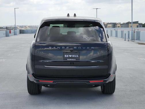 SANTORINI BLACK 2026 Land Rover Range Rover P550e SE