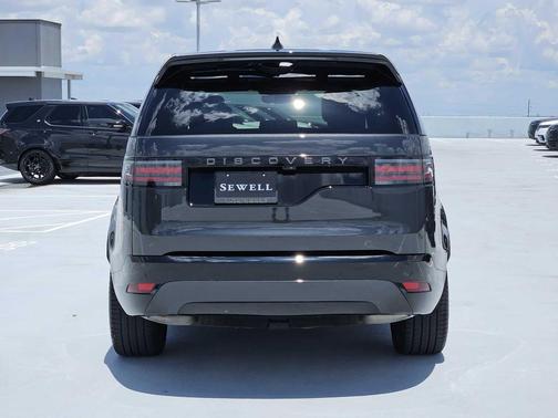 2024 Land Rover Discovery P300 Dynamic SE