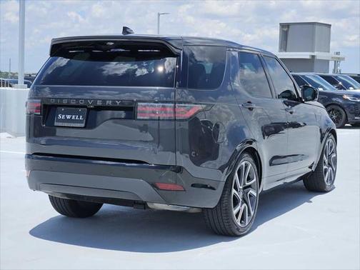 2024 Land Rover Discovery P300 Dynamic SE