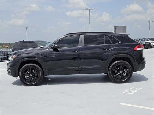 2023 Volkswagen Atlas Cross Sport 2.0T SEL R-Line Black