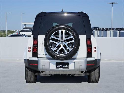 2025 Land Rover Defender 110 P300