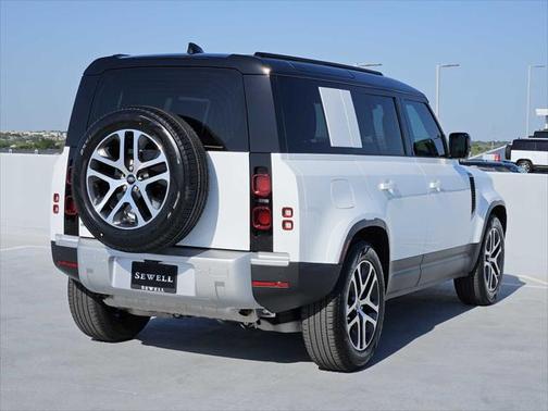 2025 Land Rover Defender 110 P300