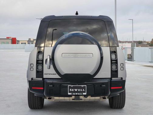 2024 Land Rover Defender 130 P400 X