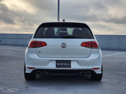 2016 Volkswagen Golf R 2.0T DSG