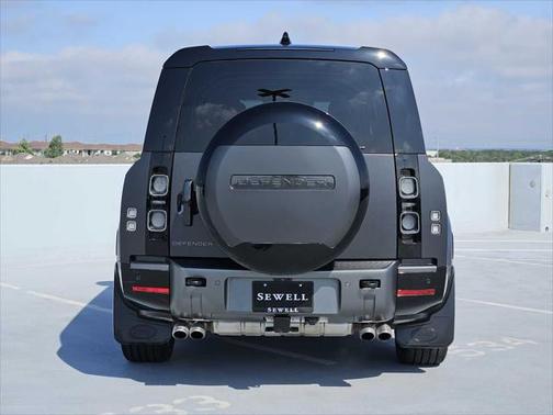 2024 Land Rover Defender V8