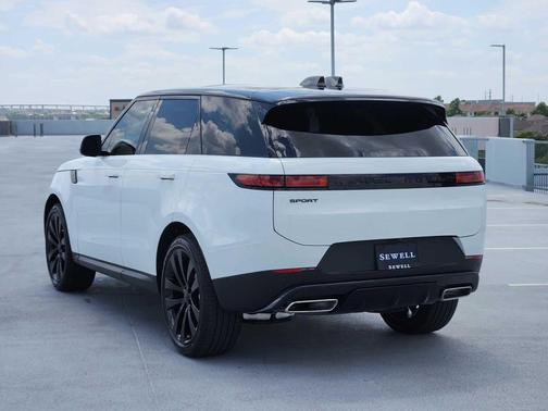 Fuji White 2026 Land Rover Range Rover Sport SE