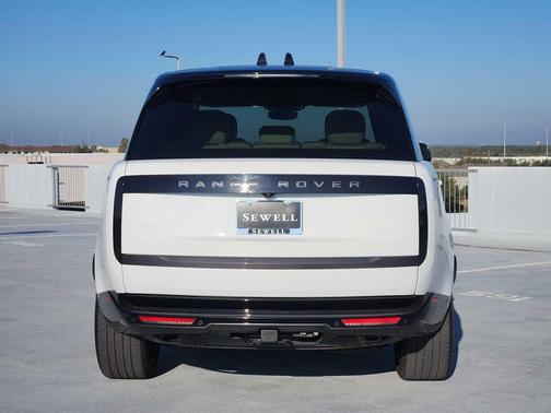 2025 Land Rover Range Rover P400 SE SWB