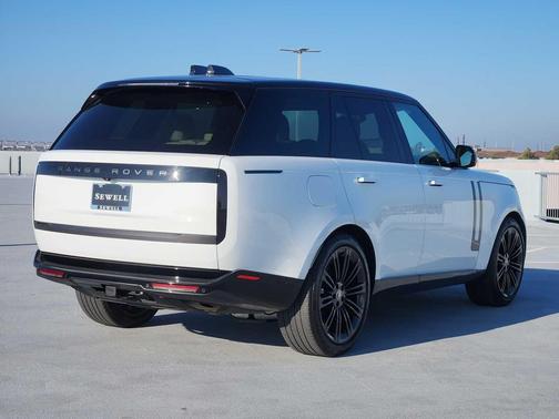 2025 Land Rover Range Rover P400 SE SWB