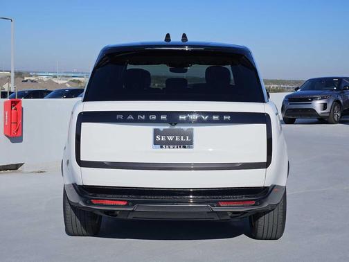 Fuji White 2025 Land Rover Range Rover P400 SE 7 Seat