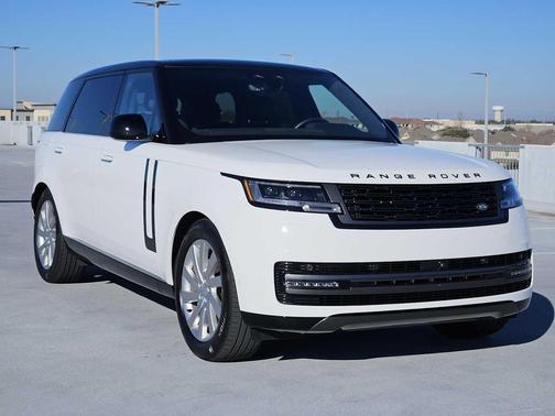 Fuji White 2025 Land Rover Range Rover P400 SE 7 Seat