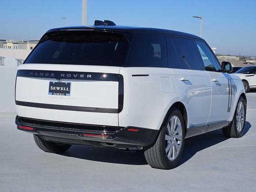 Fuji White 2025 Land Rover Range Rover P400 SE 7 Seat