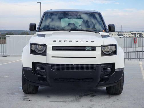 2024 Land Rover Defender 110 P400 X-Dynamic SE