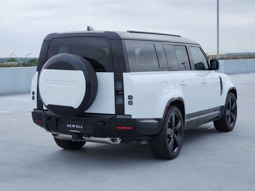 Fuji White 2026 Land Rover Defender P400 X-Dynamic SE
