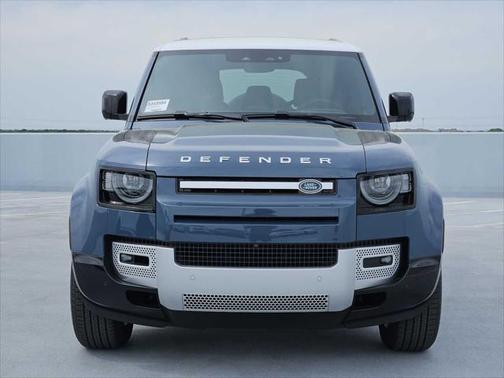 2025 Land Rover Defender 110 P300
