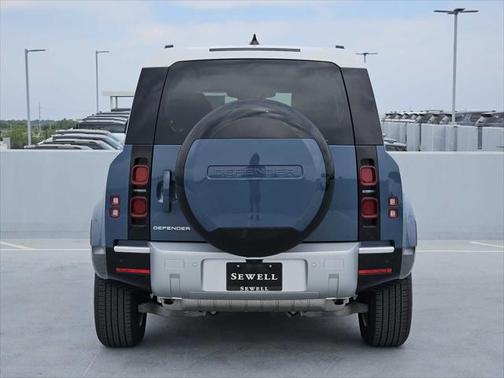 2025 Land Rover Defender 110 P300