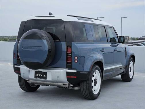 2025 Land Rover Defender 110 P300