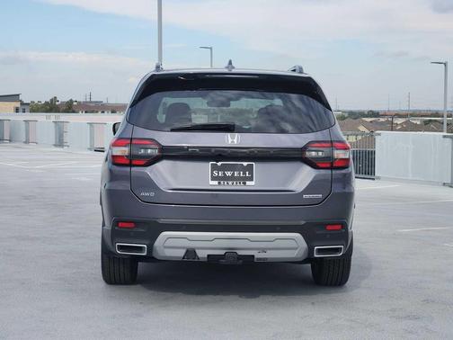 2025 Honda Pilot Touring 8-Passenger
