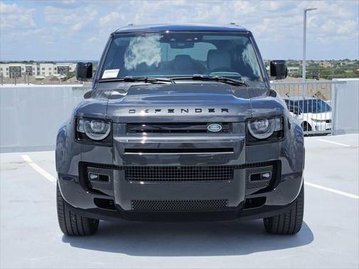 2025 Land Rover Defender 110 P400 X-Dynamic SE