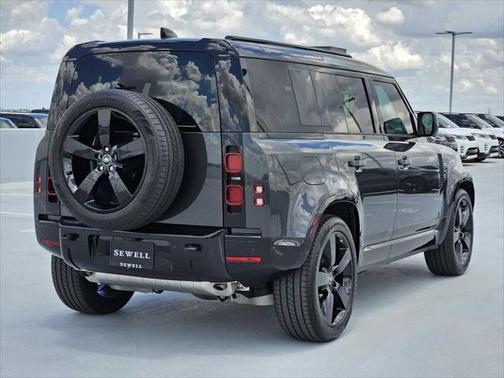 2025 Land Rover Defender 110 P400 X-Dynamic SE