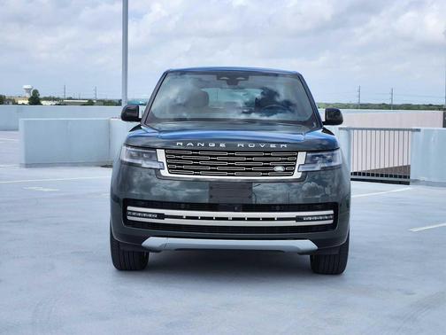 Belgravia Green Metallic 2025 Land Rover Range Rover P400 SE SWB