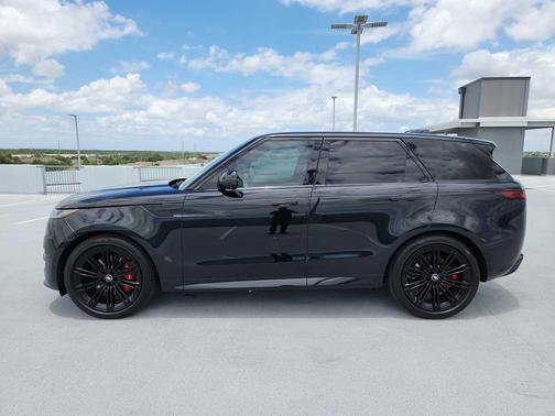 Santorini Black Metallic 2025 Land Rover Range Rover Sport P530 Dynamic SE
