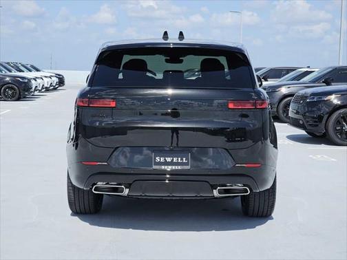 2025 Land Rover Range Rover Sport SE