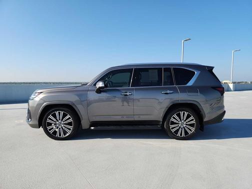 2024 Lexus LX 600 Luxury