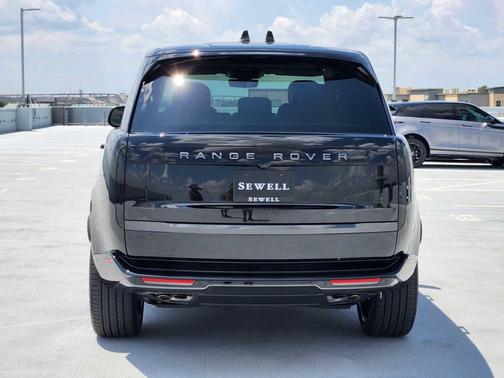 2025 Land Rover Range Rover P530 SE